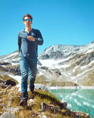 fast hiking definition